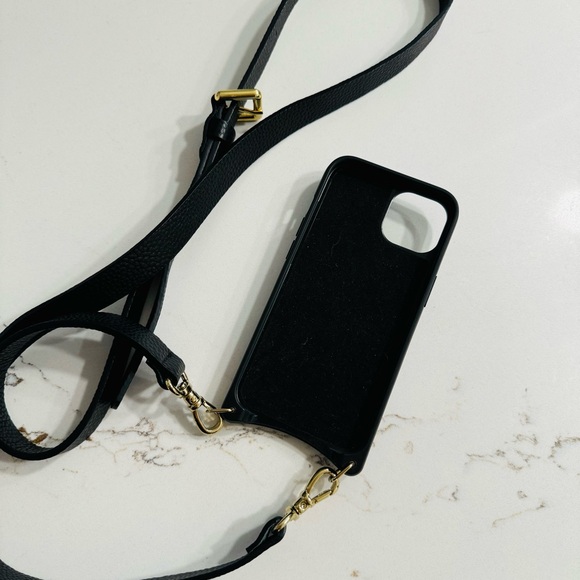 Like New Bandolier Hailey Case Pebble Leather Iphone 13 with Dustbag - Picture 3 of 5